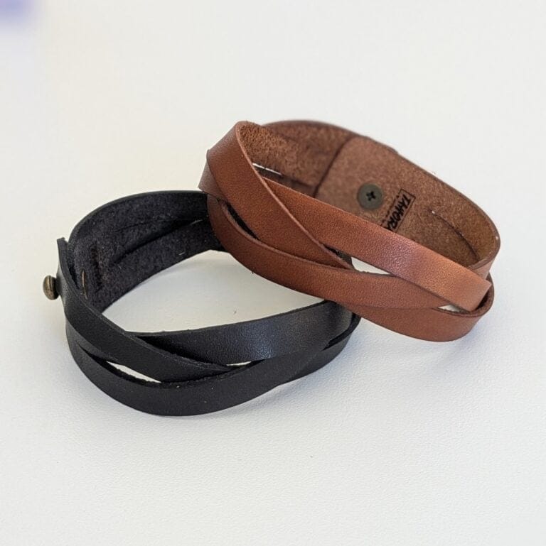 Bracelet en cuir style médiéval. Cuir véritable de vachette. bracelet medieval