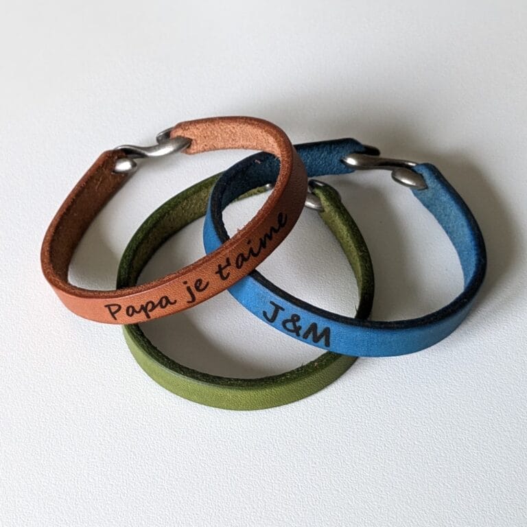 Bracelet cuir personnalisé avec fermoir S en acier inoxydable. Cuir véritable teinté à la main. Fabriqué en France. bracelet cuir fermoir S
