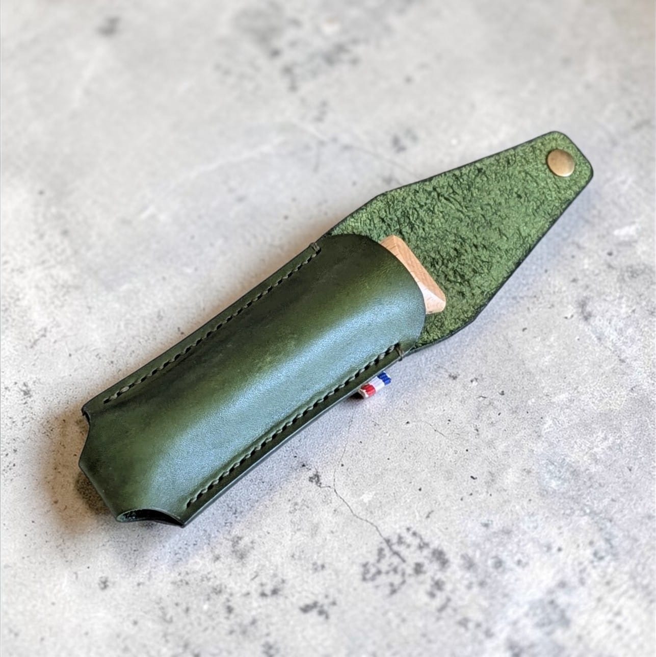 etui couteau en cuir