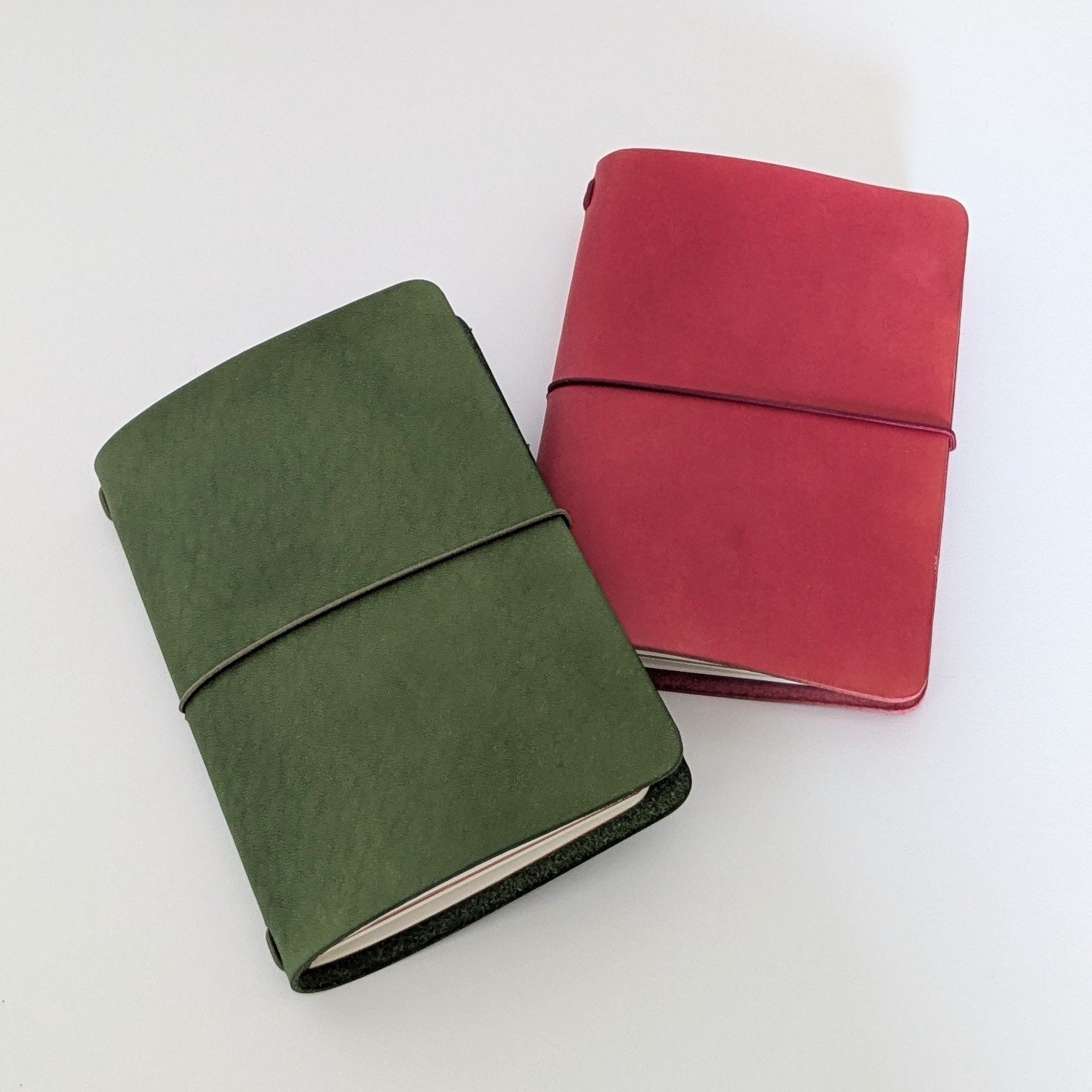 Etui carnet en cuir A6 avec 2 carnets – Fait main & personnalisable – Image 5
